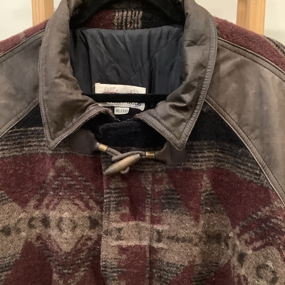 Rare Vintage 1990s NORTHWOODS Aztec Wool Blend Quilted Jacket Made in Canada - Picture 3 of 12